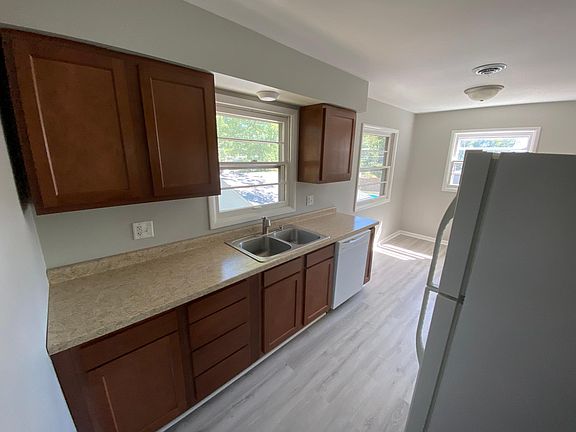 2nd image of 8217 Park State Dr #201