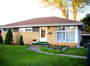 319 N Wilke Rd, Arlington Heights, IL 60005