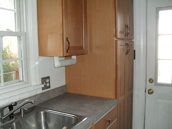 5th image of 2310 Fleet Ave