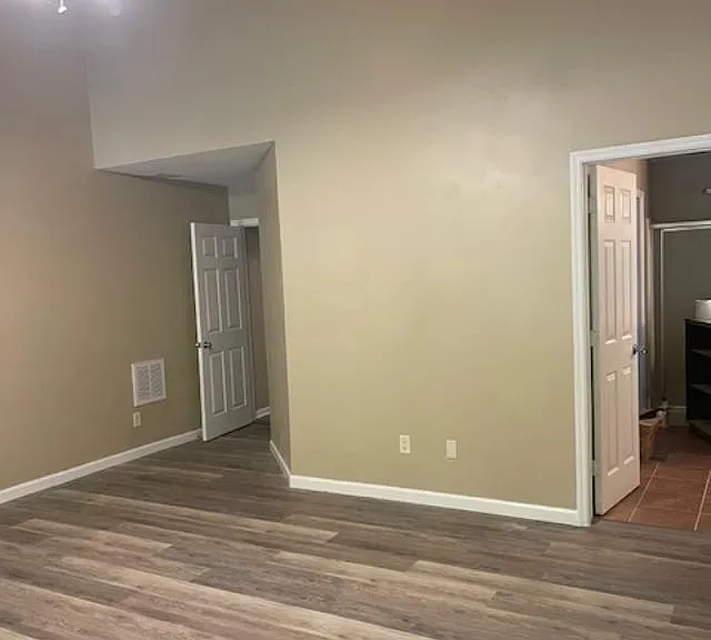 2286 E Tulane Rd — Photo 8