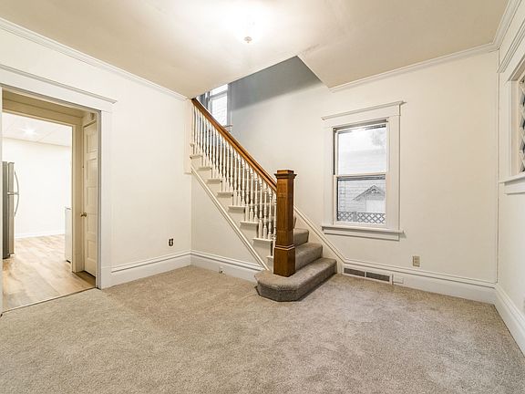2nd image of 115 Franklin St
