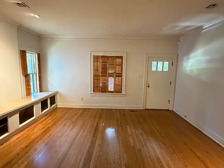 1716 S Rockford Ave — Photo 2