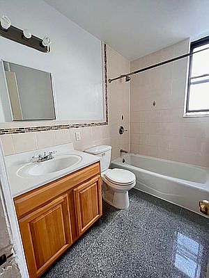 3rd image of 117-14 Union Tpke APT Af2