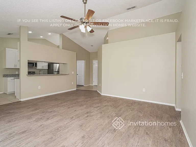 7988 Oak Run Cir — Photo 4