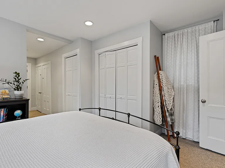 13 Saint James St #1 — Photo 27