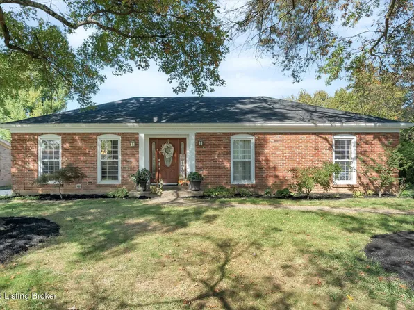 420 Whiteheath Ln, Douglass Hills, KY 40243