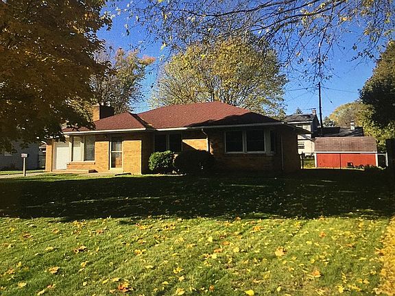 3rd image of 2465 Vean St