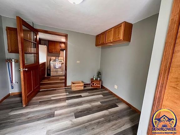 2nd image of 409 Elm St