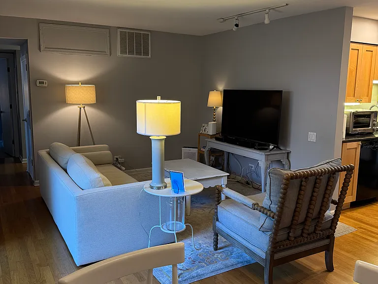 2045 N Larrabee St #7105 — Photo 4