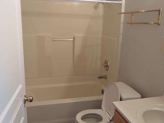 5th image of 1725 E 3rd St APT A
