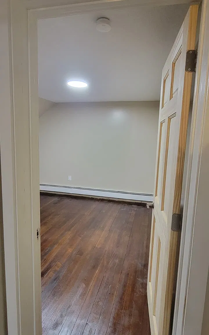 3 bed, 1.5 bath, $2,100 — Photo 4