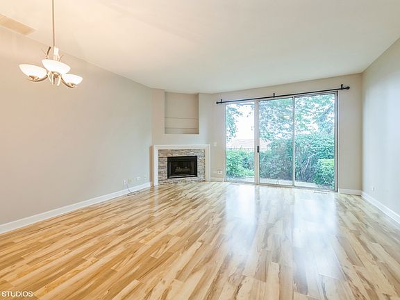 4th image of 533 Woodhaven Dr