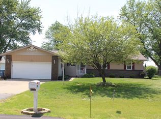 908 N Prairie View Dr, Kankakee, IL 60901