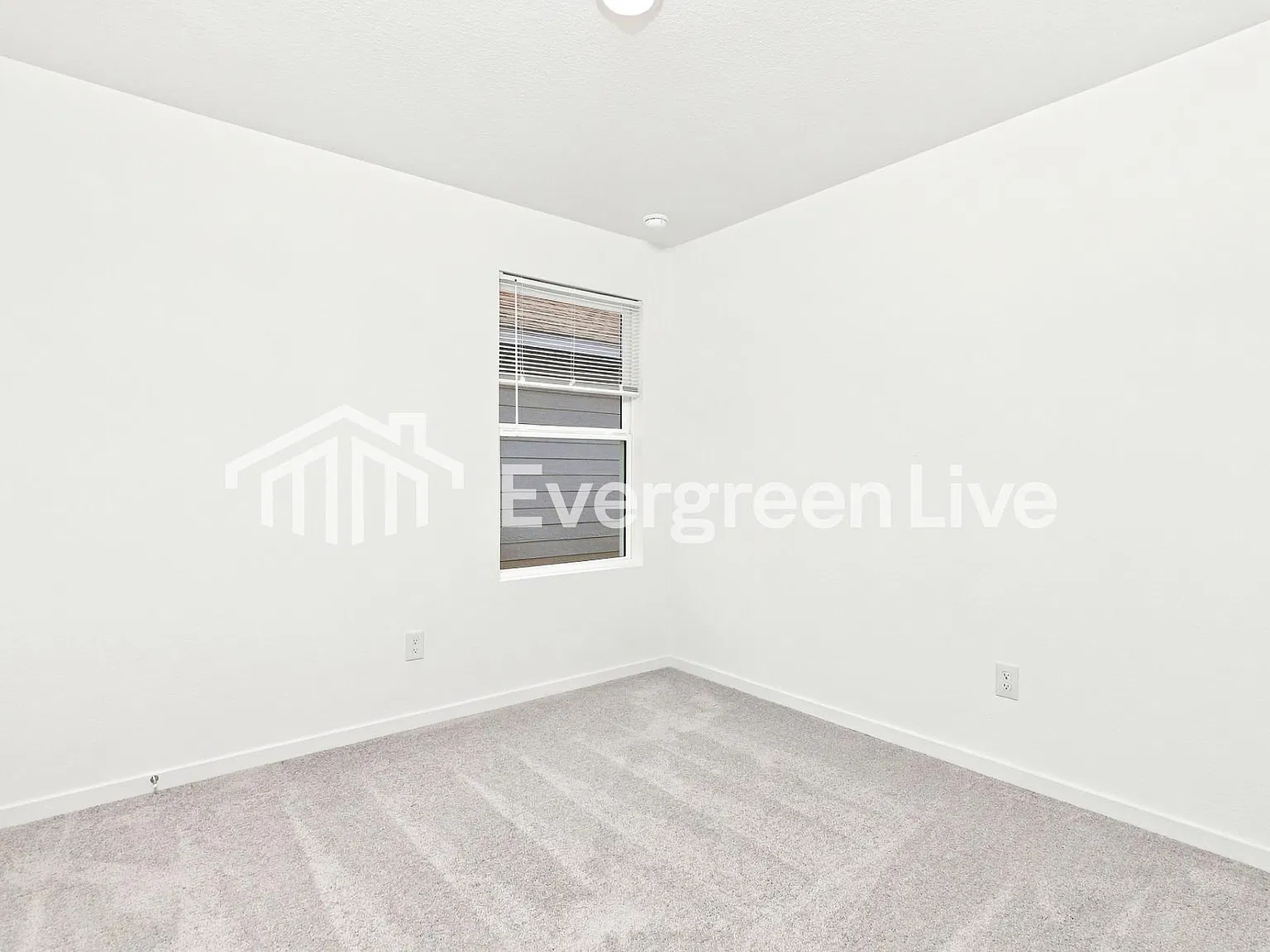 4 bed, 2.0 bath, 1386 sqft, $1,375 — Photo 3
