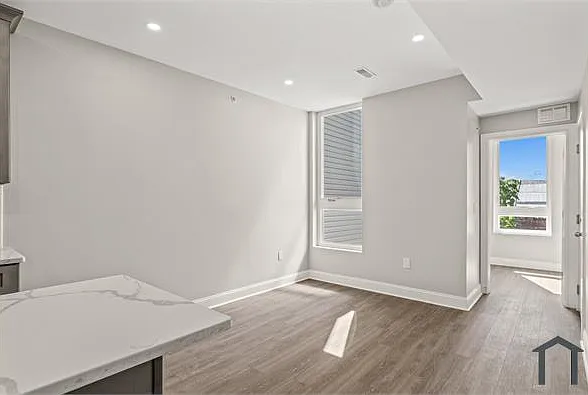2218 N Franklin St #C — Photo 11