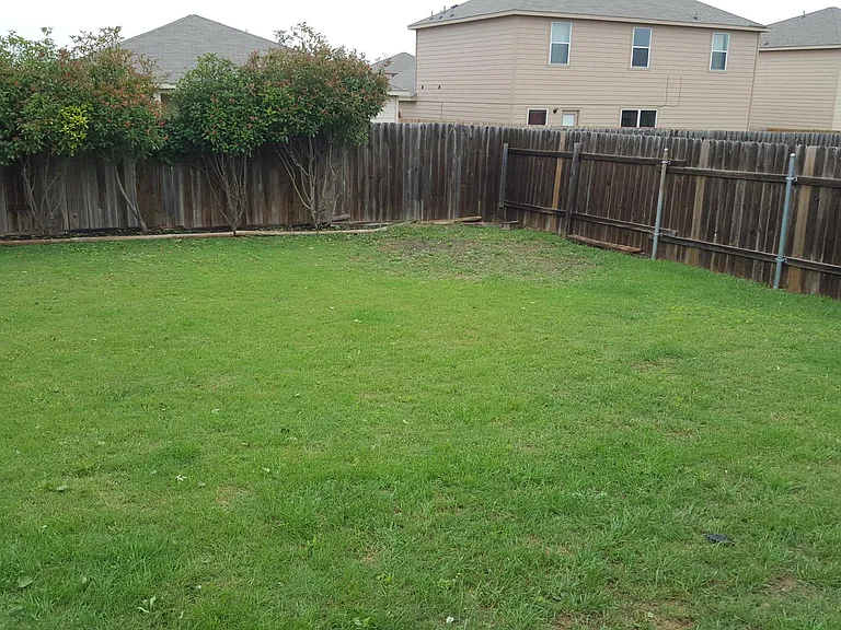 Moonstone Dr — Photo 16
