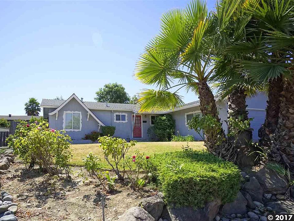2nd image of 1242 Cape Cod Way