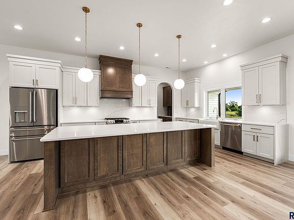 5th image of 46624 Prairie Dr