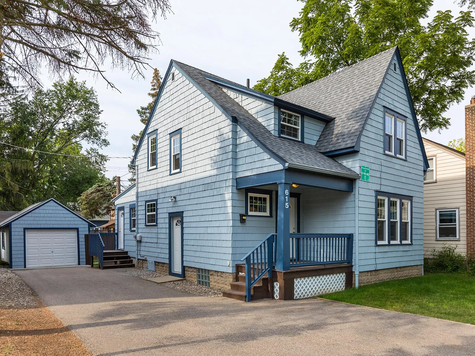4 bed, $5,200 — Photo 1