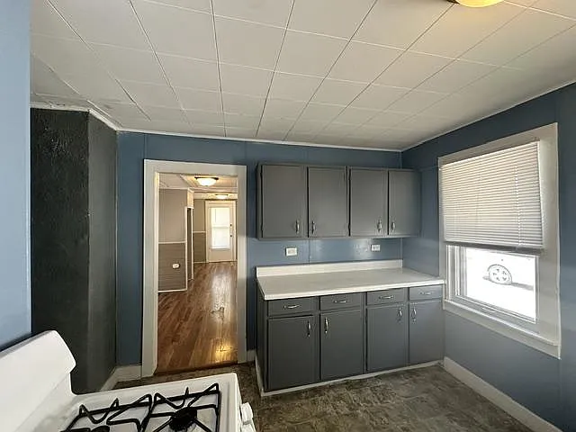419 W Washington St — Photo 10