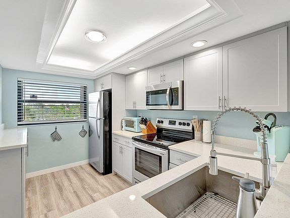 4th image of 10310 S Ocean Drive #305