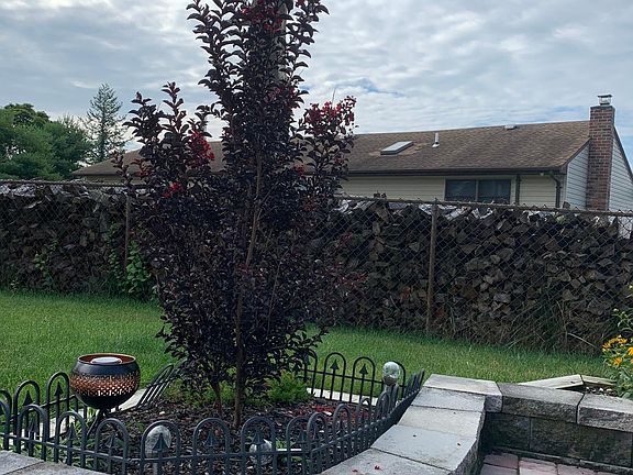 3rd image of 70 John Dr