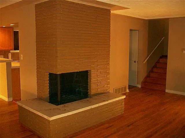 2621 E North Altamont Blvd — Photo 9