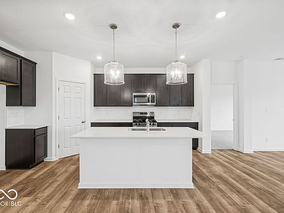 2nd image of 10617 Mangrove Dr