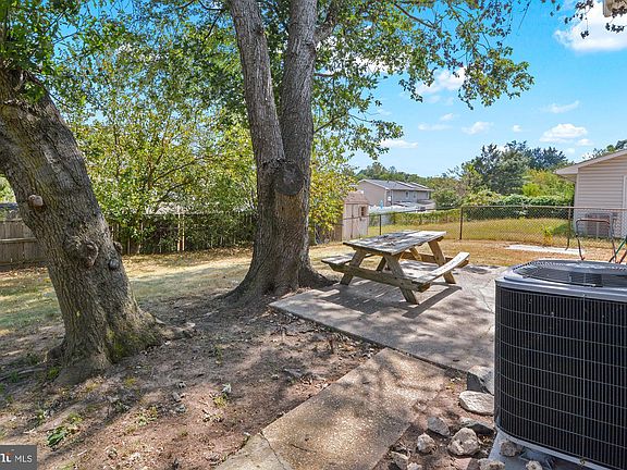 5th image of 655 Cadbury Dr