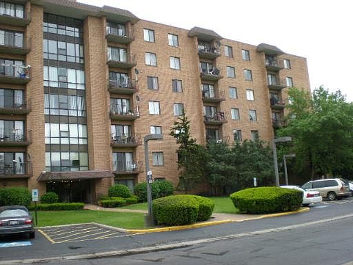 1st image of 1727 Crystal Ln Unit 704