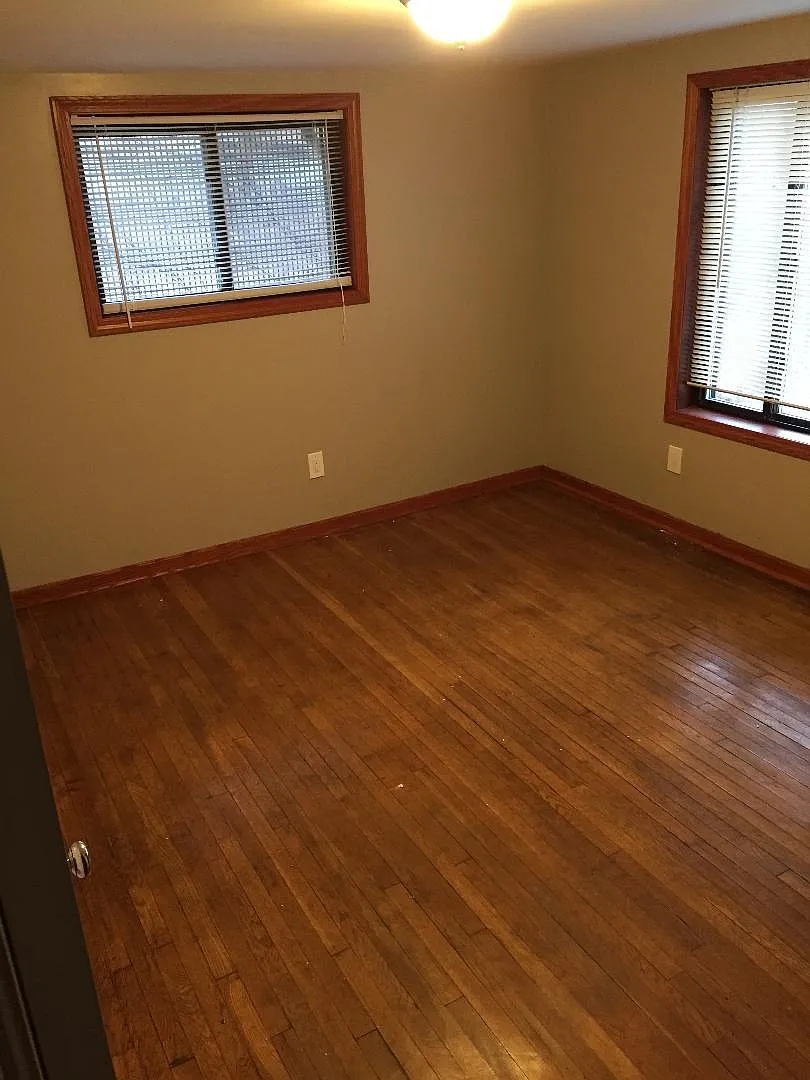 945 Beardsley St — Photo 4