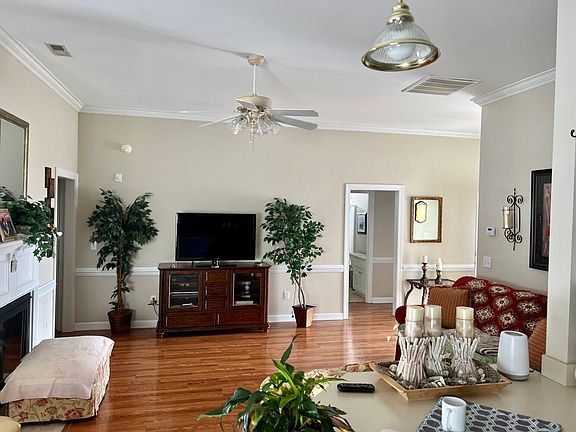 4th image of 1520 Thayer Dr