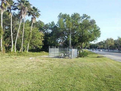 5th image of 4620 SW 30th Ave