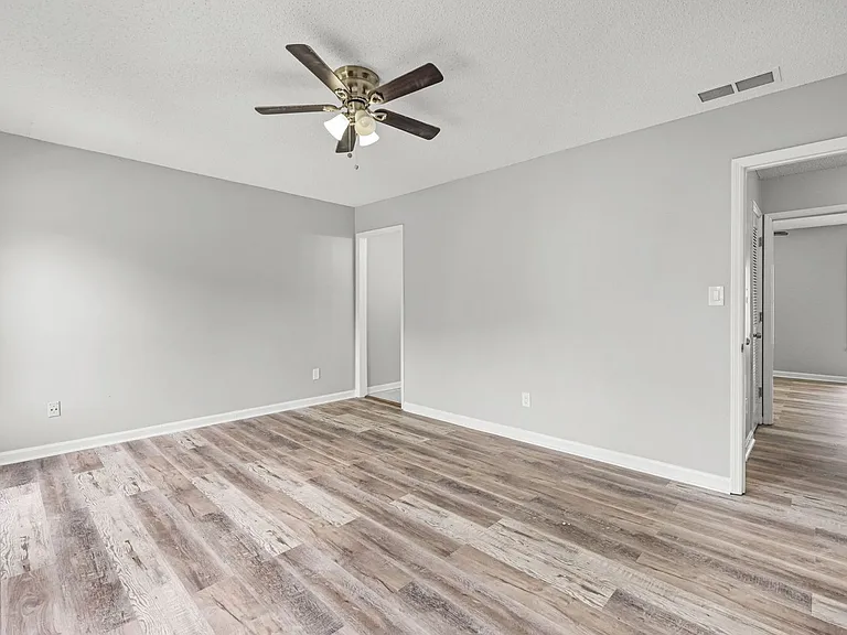 8066 Woodlake Dr — Photo 19