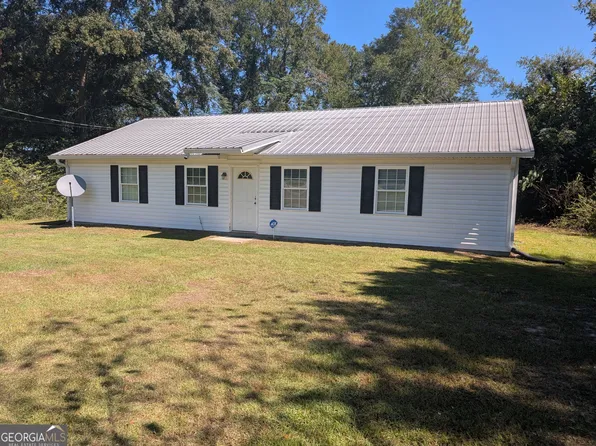 114 Atkinson Dr, Swainsboro, GA 30401