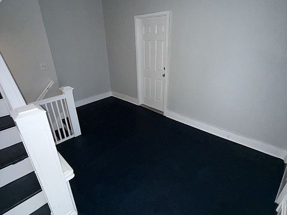 4th image of 127 Eagle St