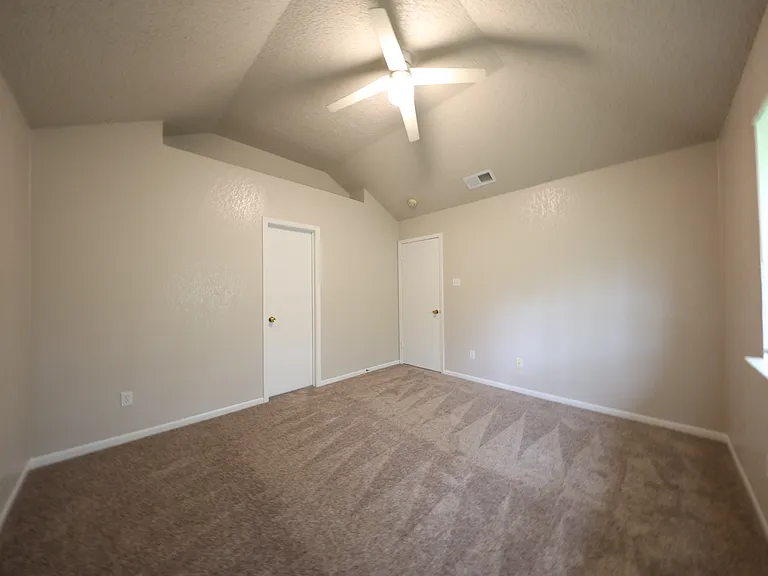 1702 Clairidge Ave — Photo 14