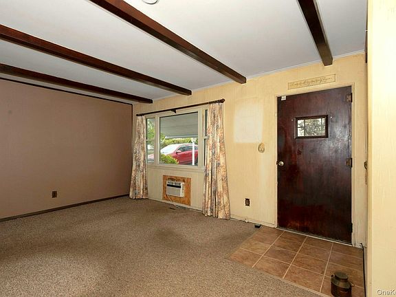 4th image of 158 Violet Avenue