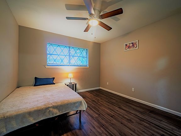 3rd image of 14435 Hillsboro St #12767969