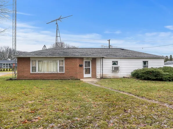 1007 Garfield St, Harvard, IL 60033