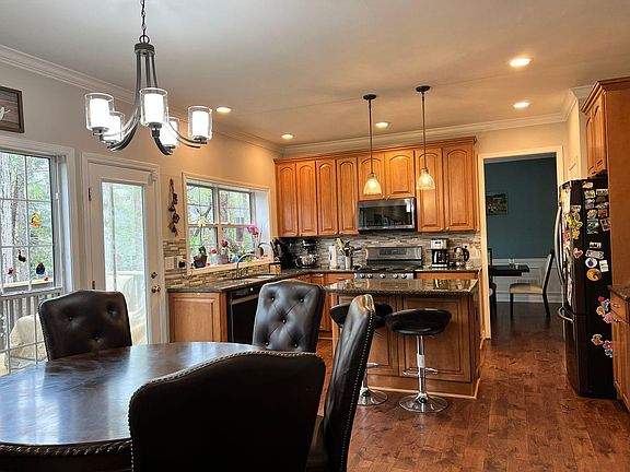 Kitchen Area & Breakfast Area