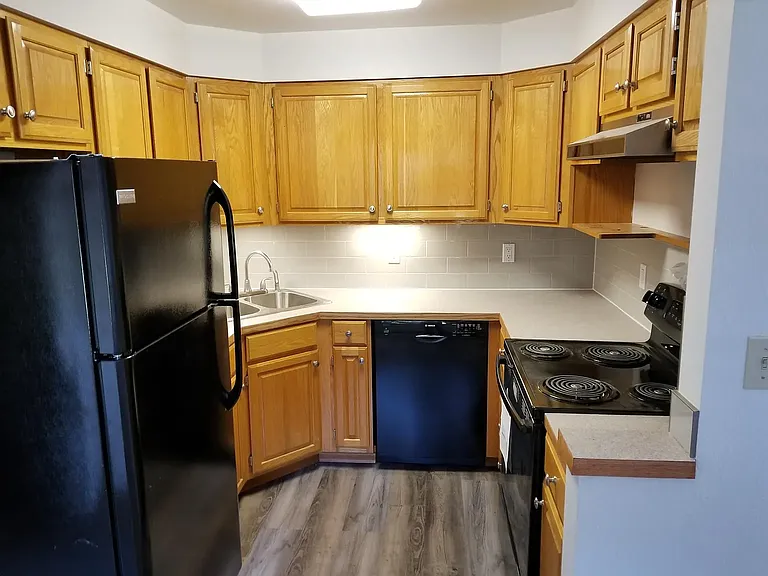 1630 E South Riverton Ave #7 — Photo 6