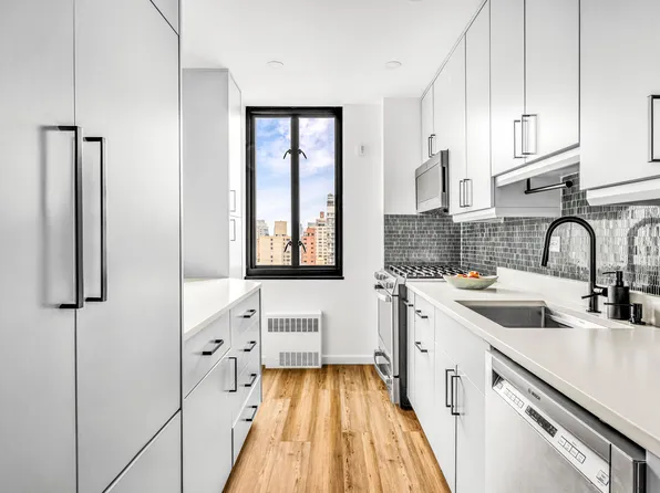 407 Park Avenue South image 2 of 7