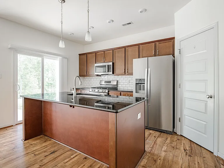 18352 Palisades Ct — Photo 17