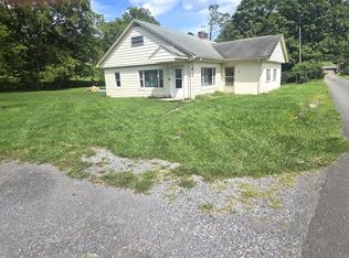 33 5th St, Bland, VA 24315