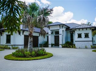 681 5th St NW, Naples, FL 34120