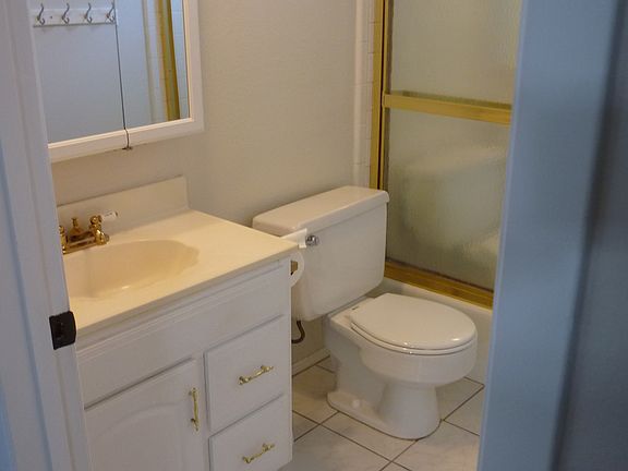 3rd image of 2438 S Elizabeth St APT 4
