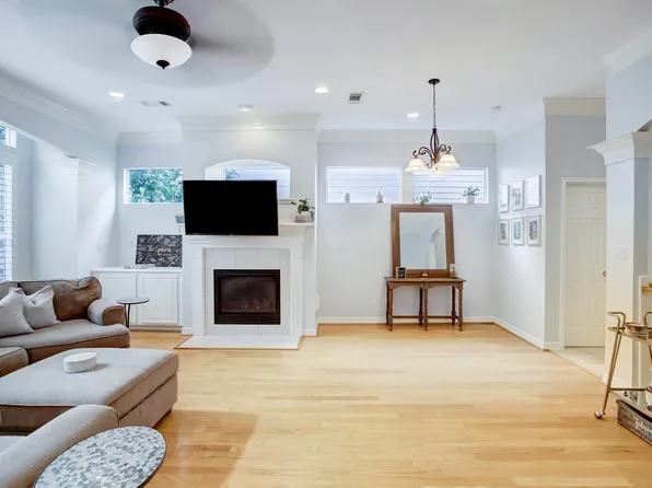5312 Blossom St, Houston, TX 77007