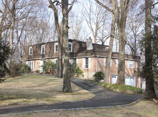 103 Jonathan Dr, Stamford, CT 06903