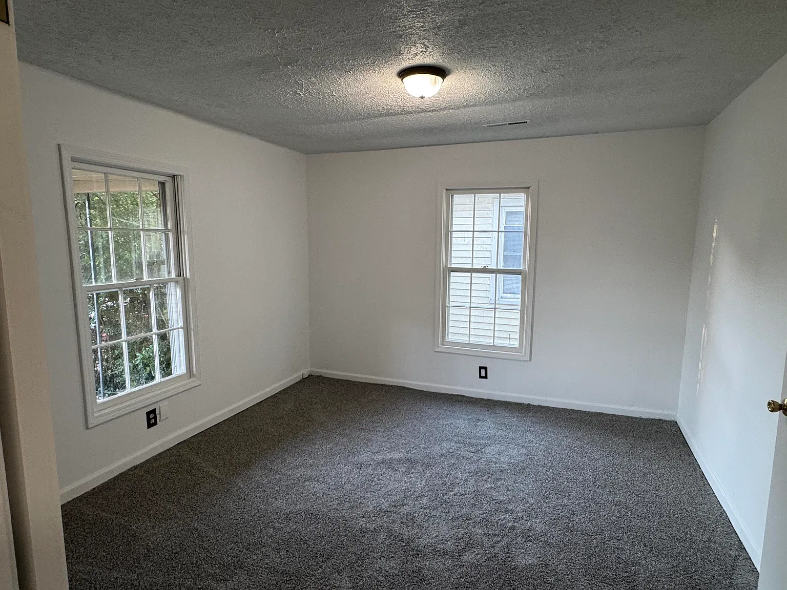 3 bed, 1.0 bath, 936 sqft, $1,263 — Photo 4